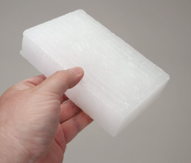 White Hard Fully Refined Paraffin Wax 58-60# Packing in Carton